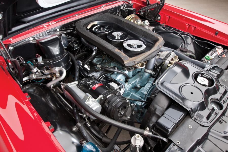  Pontiac GTO Convertible 1967 года  (фото 23 из 35)